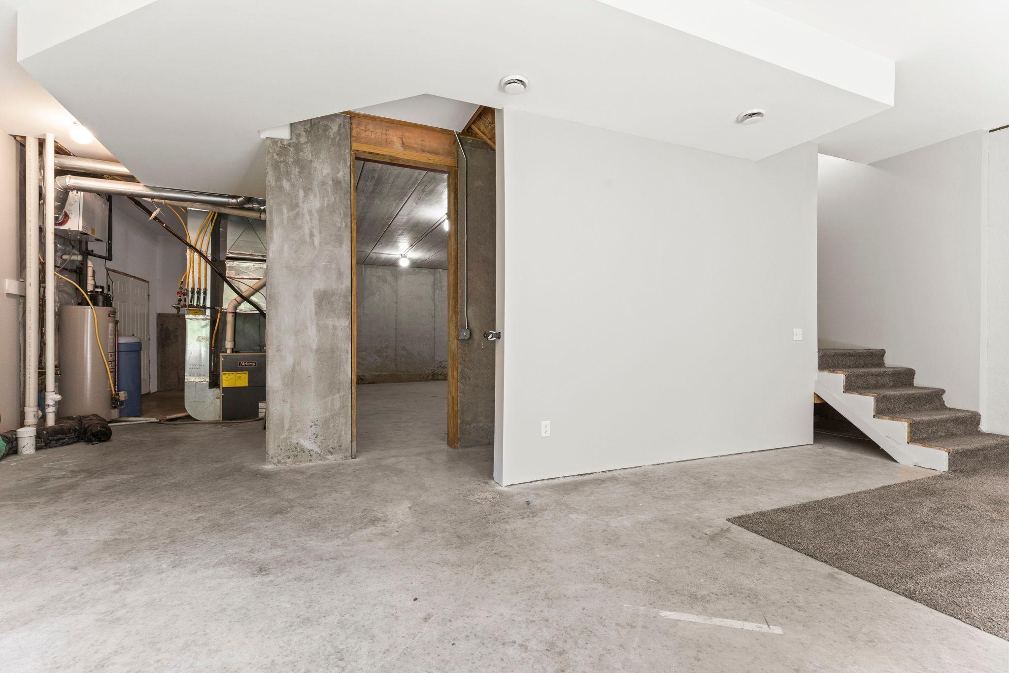 61-web-or-mls-7355 Old Mill Rd-160.jpg