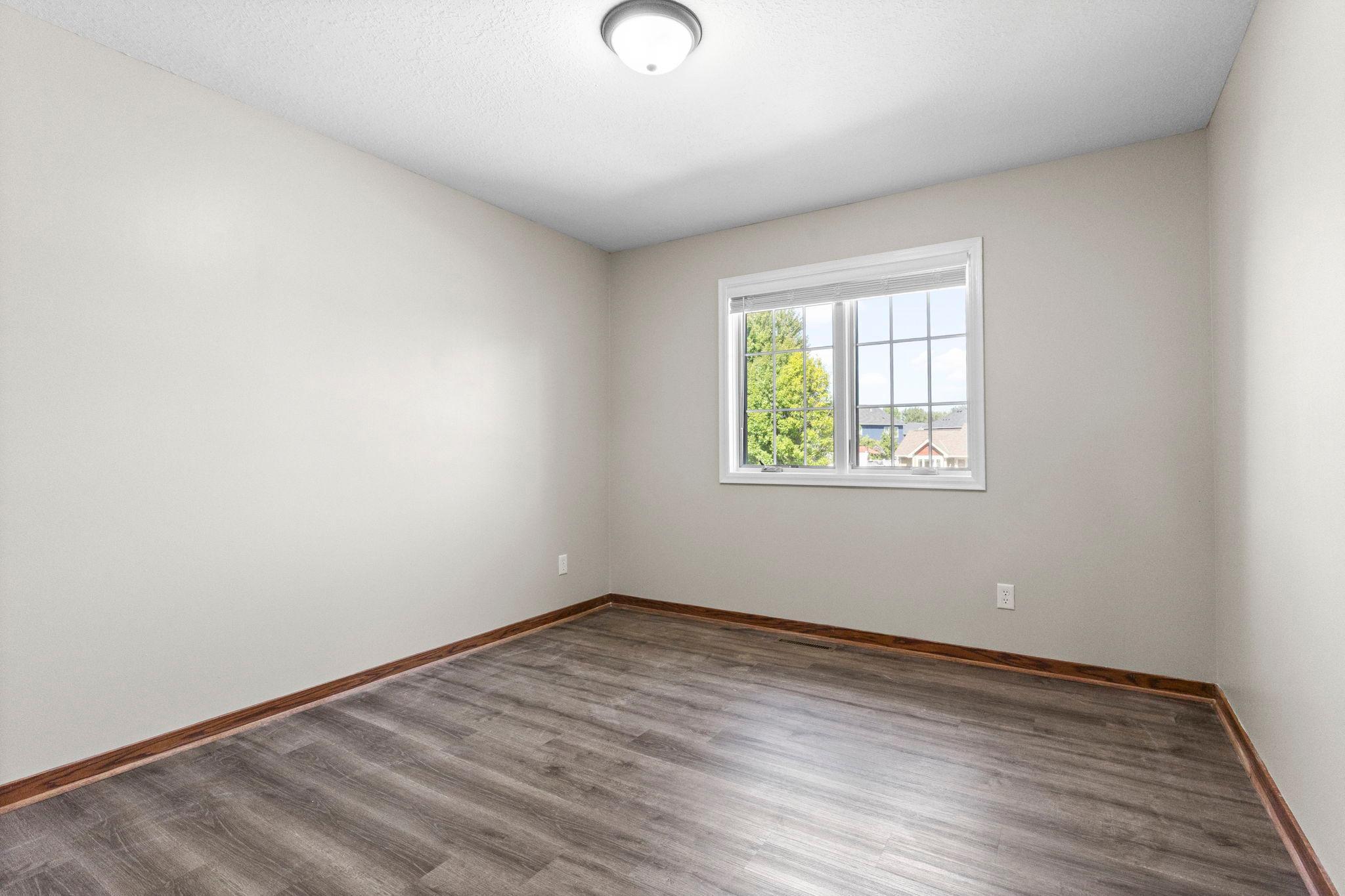 50-web-or-mls-7355 Old Mill Rd-310.jpg