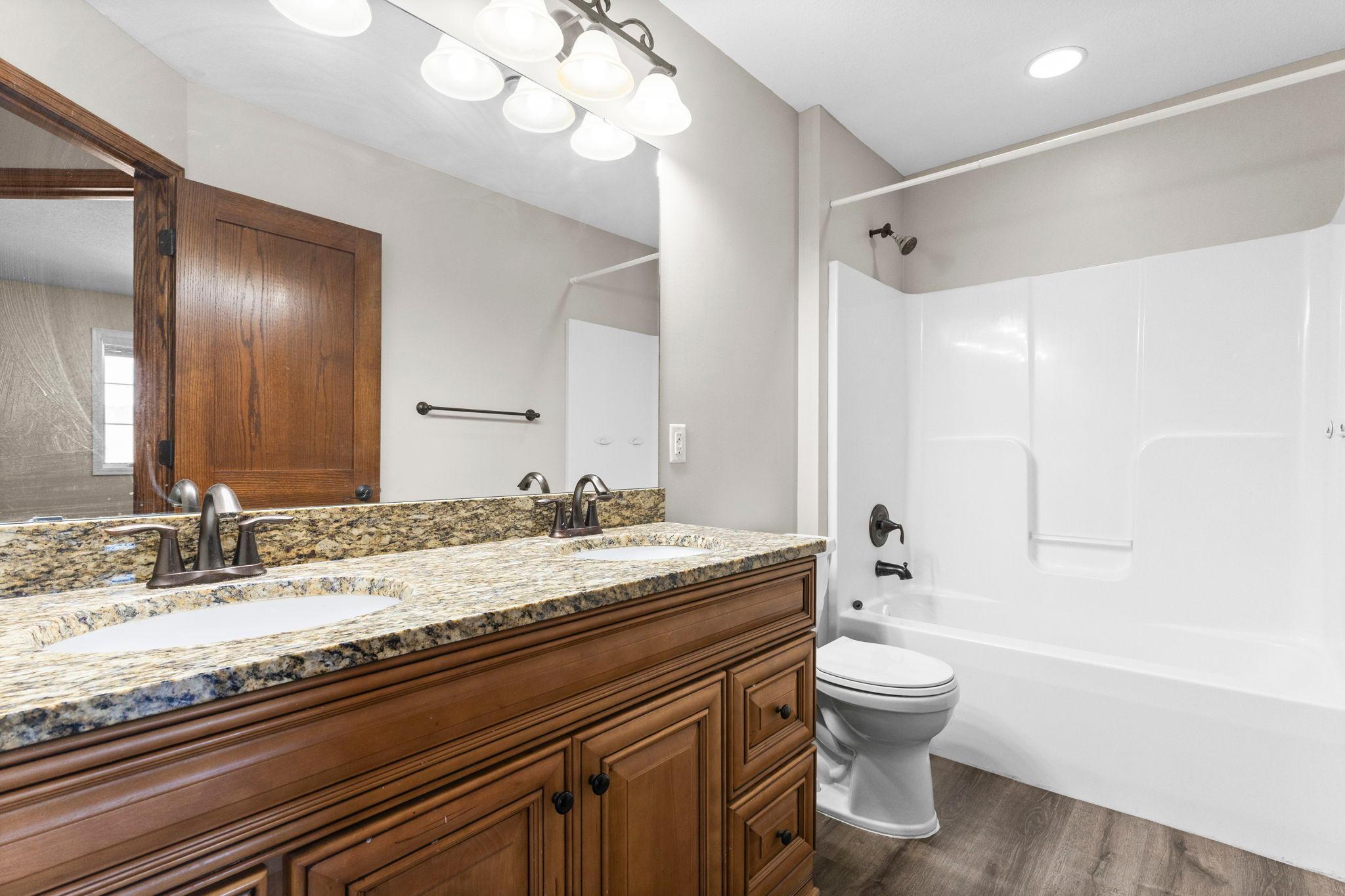 52-web-or-mls-7355 Old Mill Rd-320.jpg