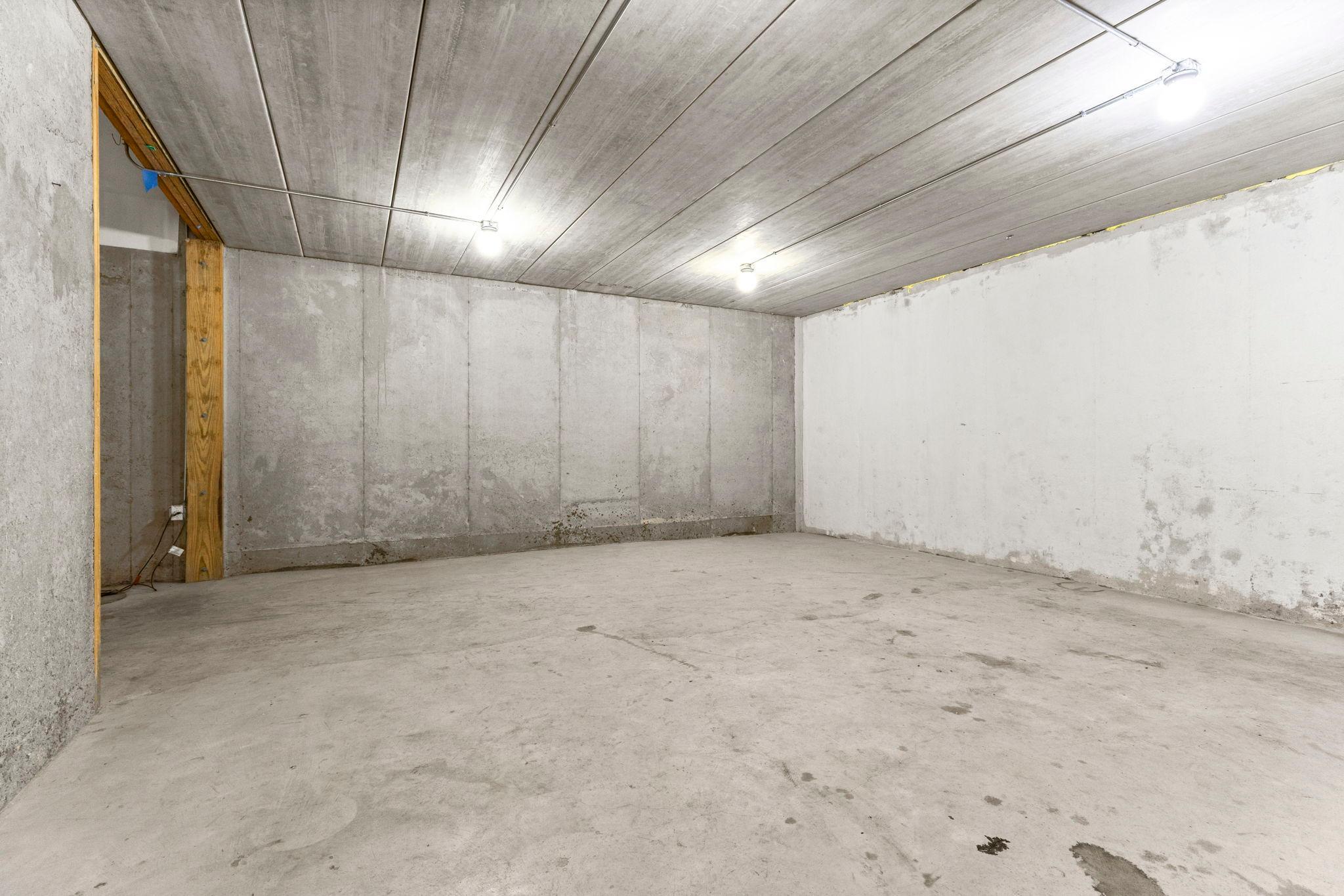 63-web-or-mls-7355 Old Mill Rd-170.jpg