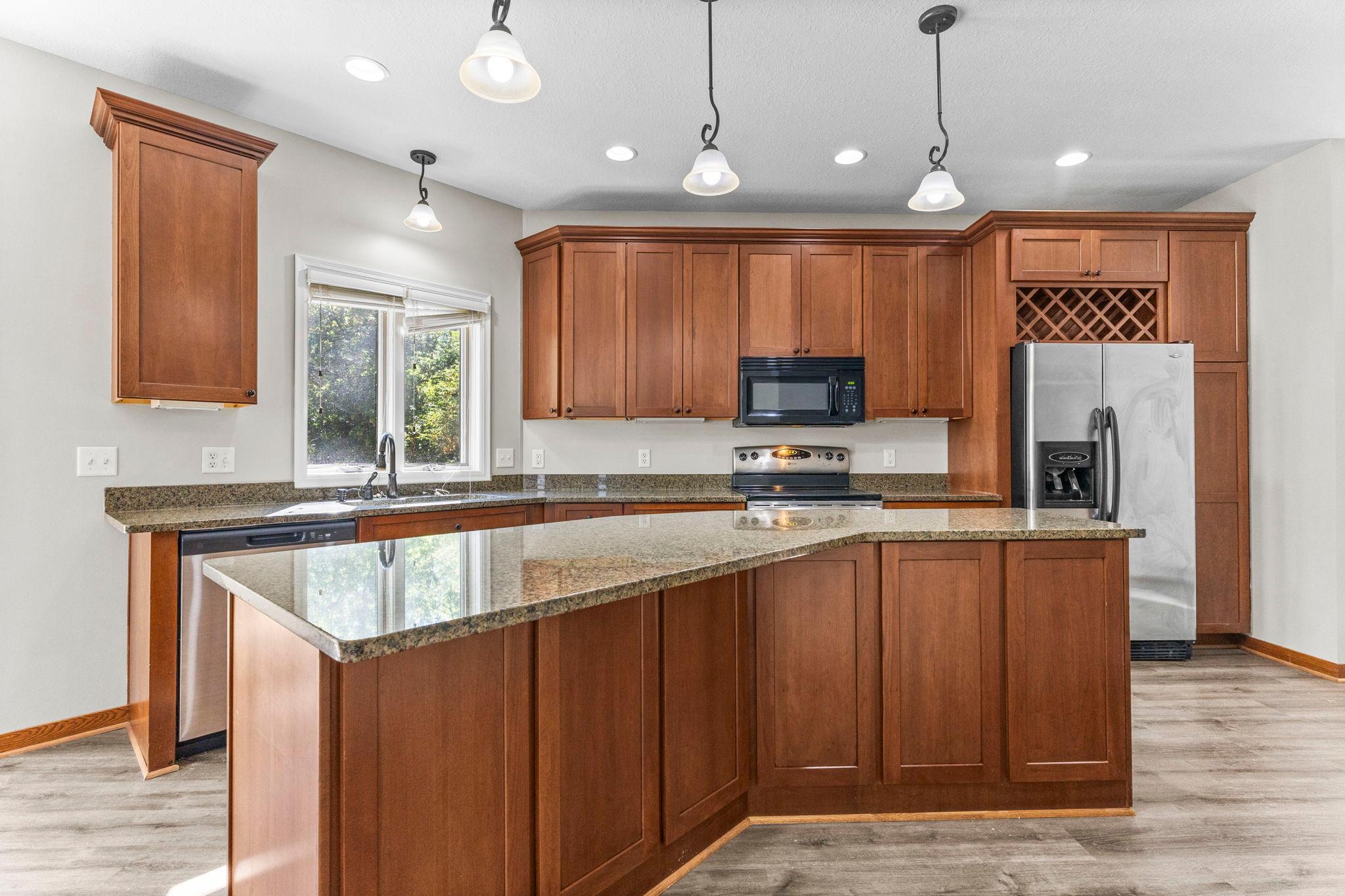 24-web-or-mls-7355 Old Mill Rd-135.jpg