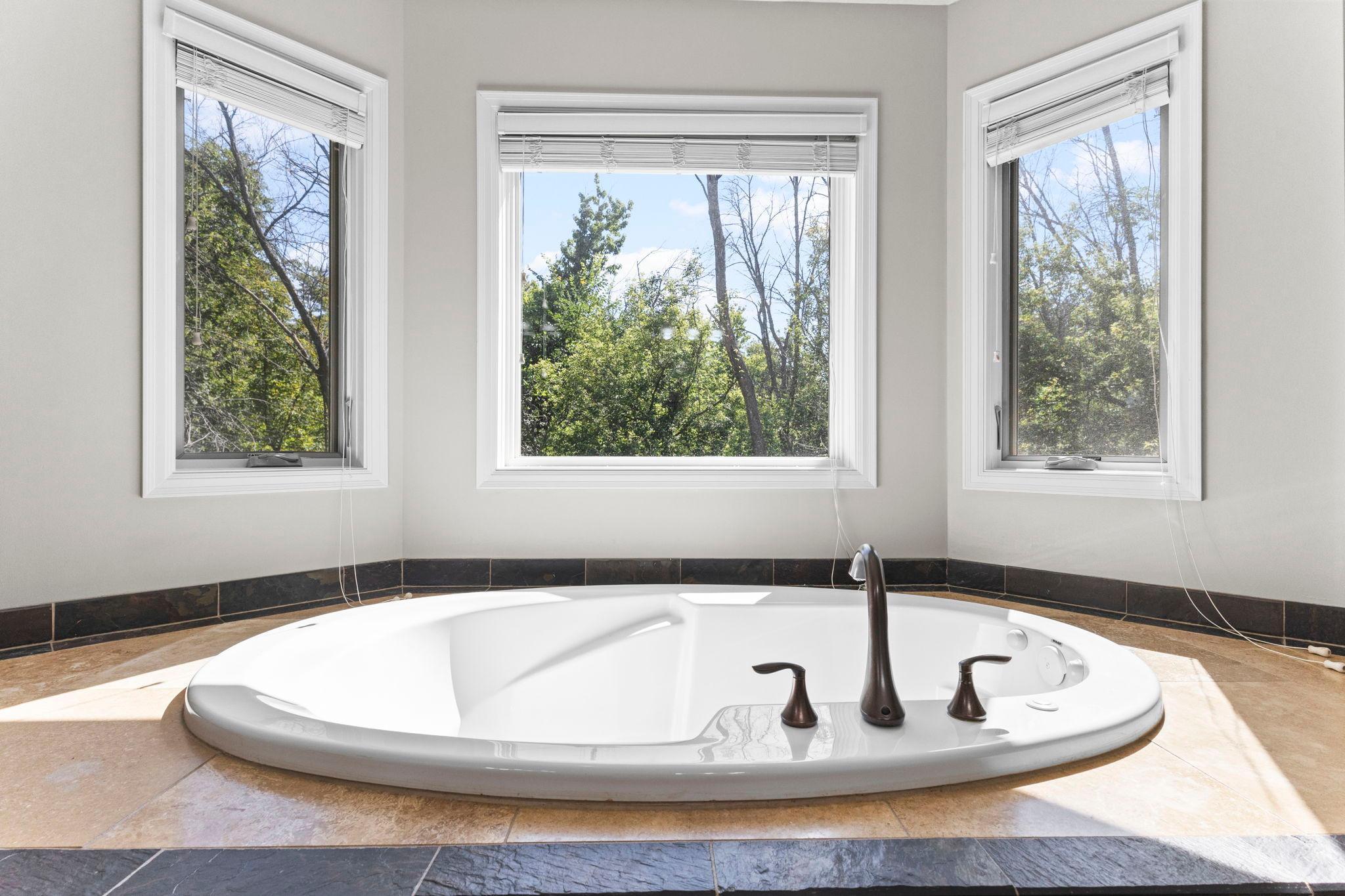 42-web-or-mls-7355 Old Mill Rd-270.jpg