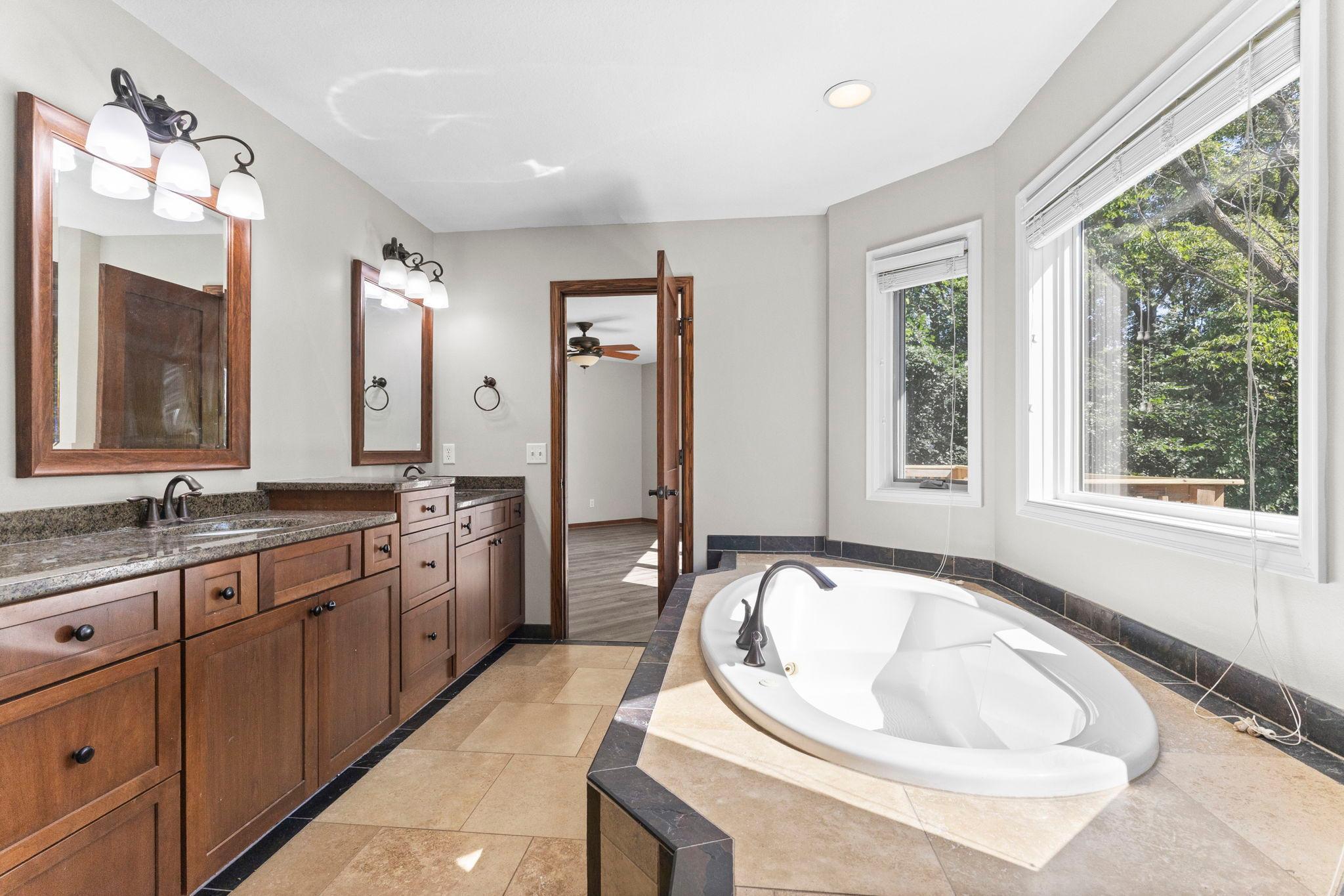 41-web-or-mls-7355 Old Mill Rd-265.jpg