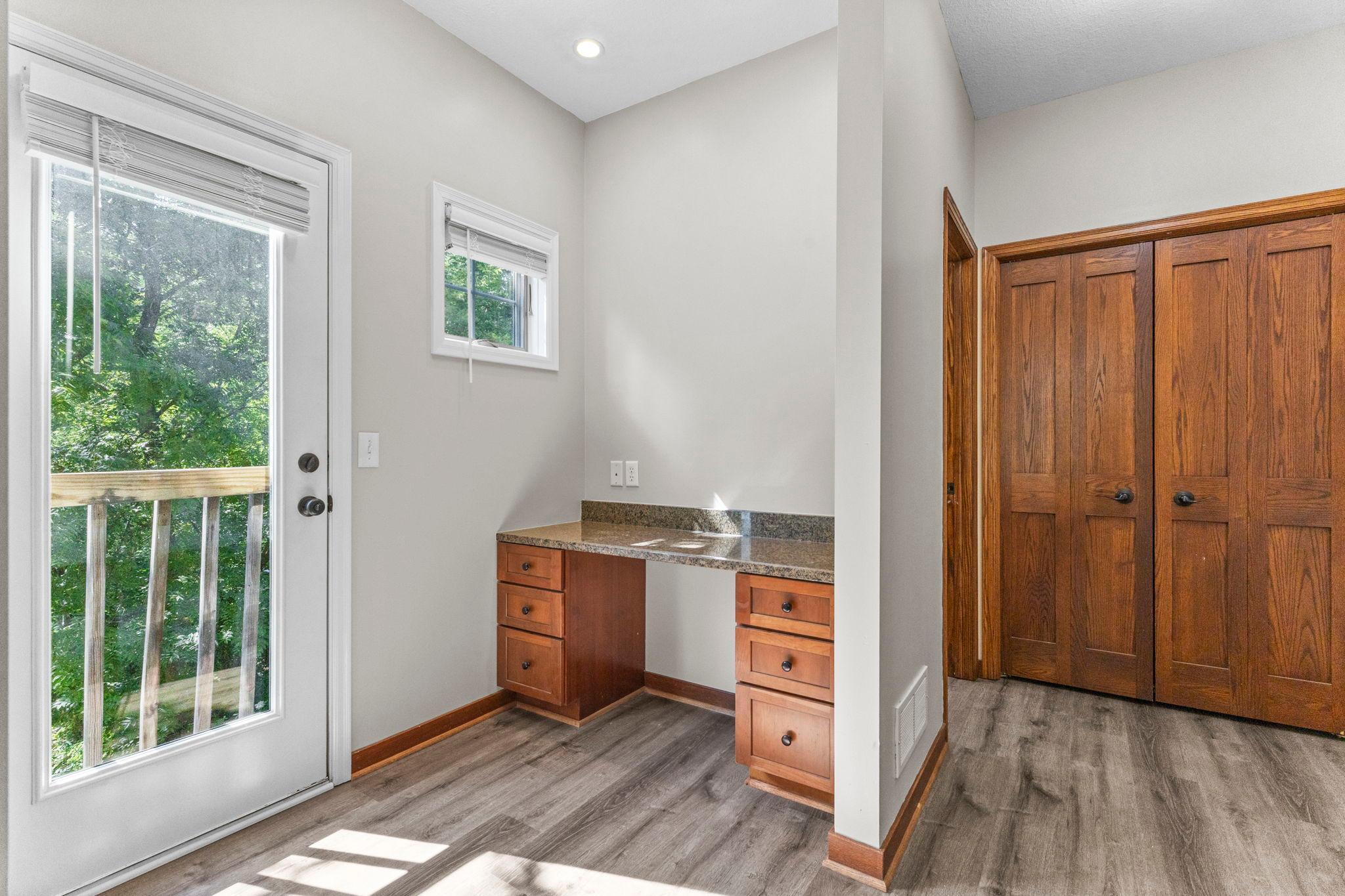22-web-or-mls-7355 Old Mill Rd-99.jpg