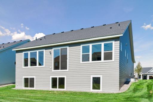 15453 111th Avenue N, Osseo, MN 55369