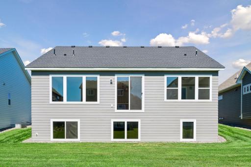 15453 111th Avenue N, Osseo, MN 55369