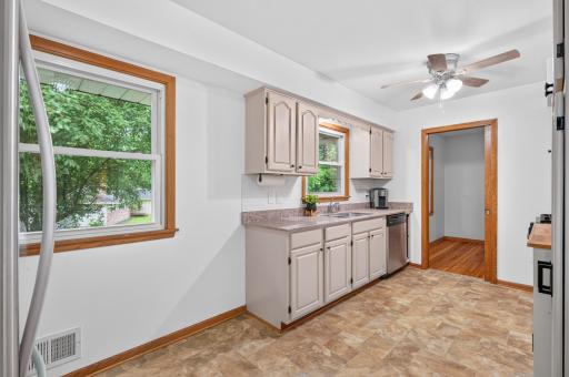 3249 Scott Avenue N, Minneapolis, MN 55422