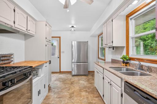 3249 Scott Avenue N, Minneapolis, MN 55422