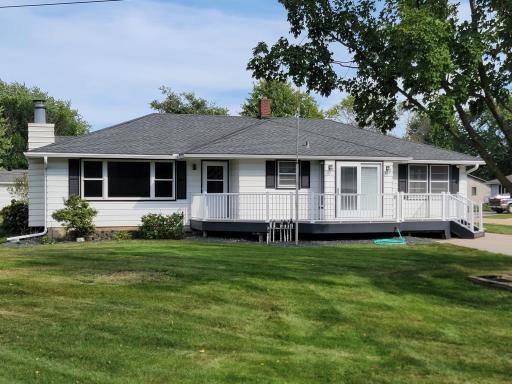 327 Pine St Vermillion - Main.jpg