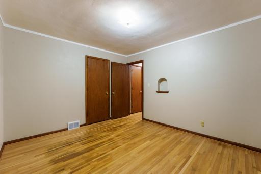 327 Pine Ave, Vermillion-34.jpg