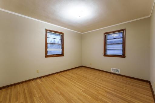 327 Pine Ave, Vermillion-36.jpg