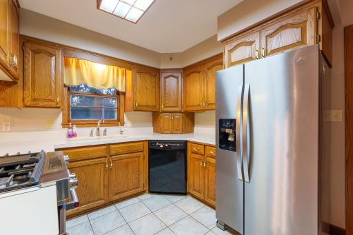 327 Pine Ave, Vermillion-27.jpg