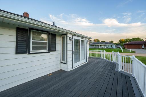 327 Pine Ave, Vermillion-7.jpg