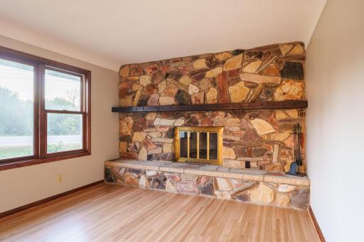 327 Pine Ave, Vermillion-31.jpg