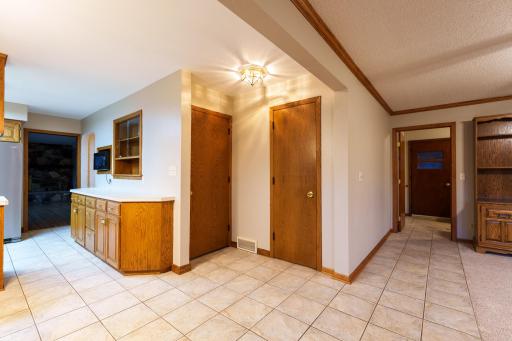 327 Pine Ave, Vermillion-20.jpg