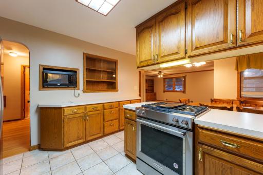 327 Pine Ave, Vermillion-28.jpg