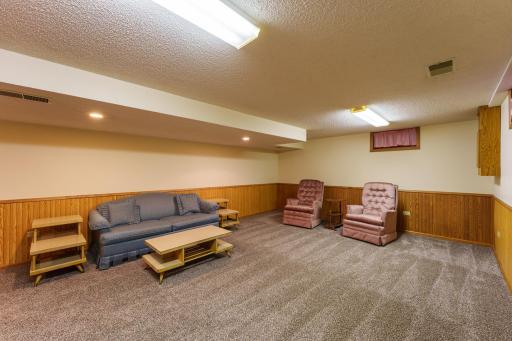 327 Pine Ave, Vermillion-49.jpg