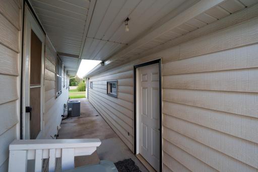 327 Pine Ave, Vermillion-10.jpg