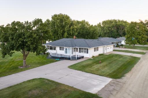 327 Pine Ave, Vermillion-15 (1).jpg