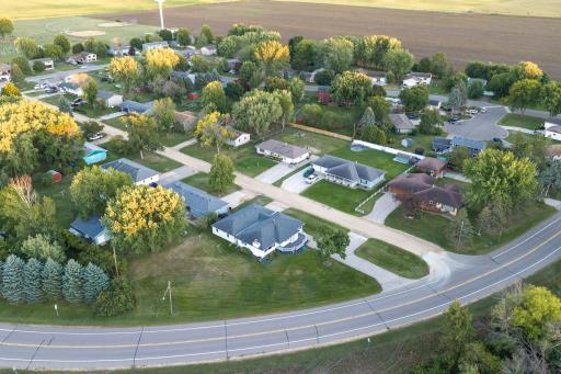 327 Pine Ave, Vermillion-12.jpg
