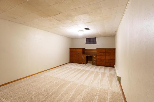 327 Pine Ave, Vermillion-44.jpg