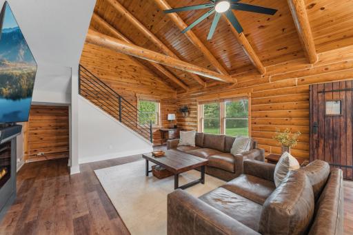 157 Ideal Avenue N, Mahtomedi, MN 55115
