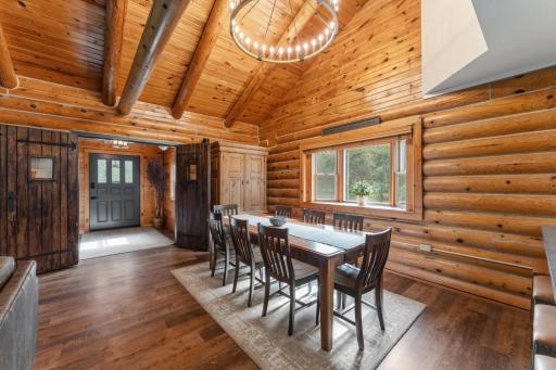 157 Ideal Avenue N, Mahtomedi, MN 55115