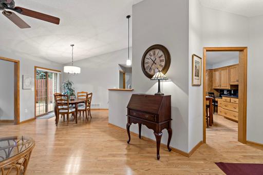 21-web-or-mls-8541 Inverness Ln N Brooklyn Park MN_0022.jpg