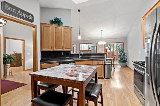 24-web-or-mls-8541 Inverness Ln N Brooklyn Park MN_0025.jpg