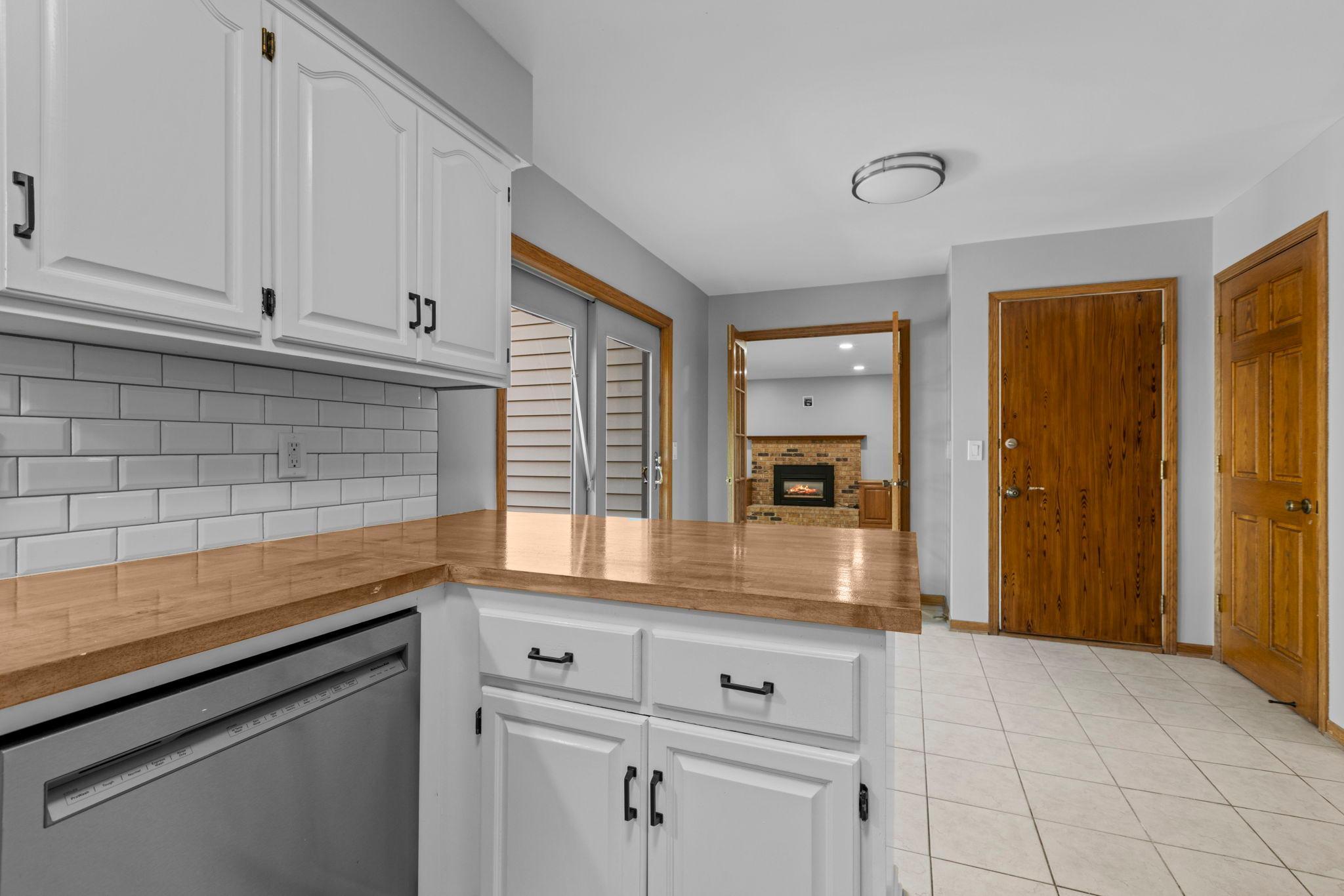 26-web-or-mls-4645 Orchid Ln N-104.jpg