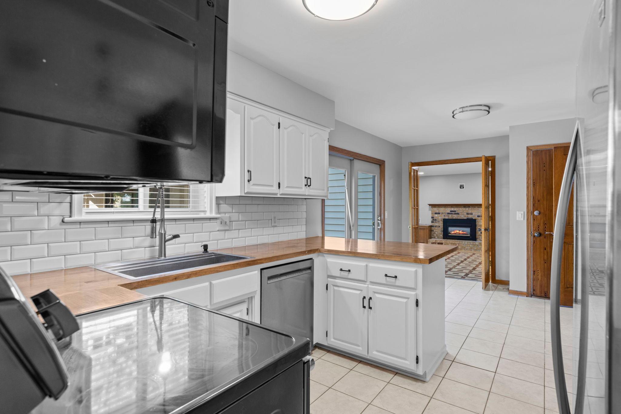 24-web-or-mls-4645 Orchid Ln N-94.jpg