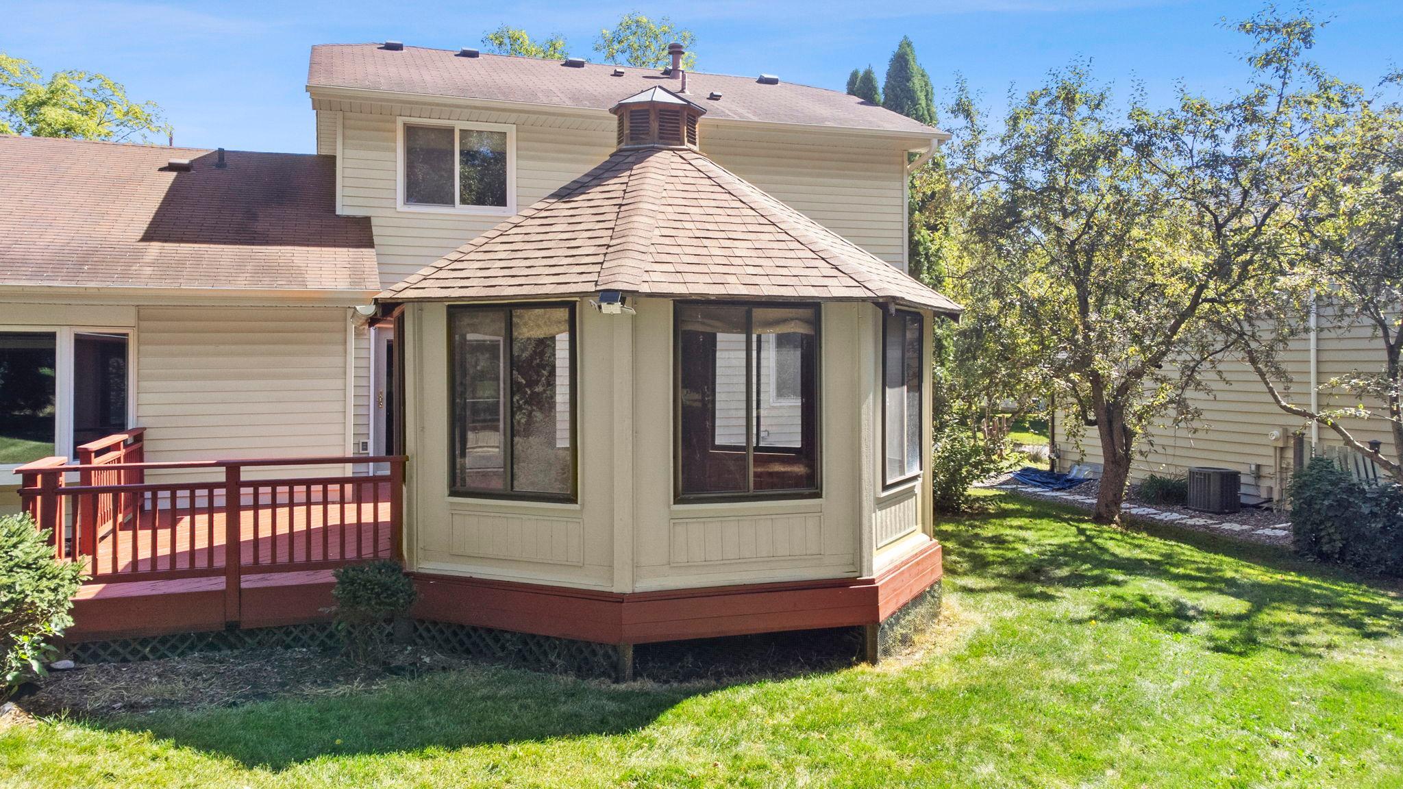 63-web-or-mls-4645 Orchid Ln N-305.jpg