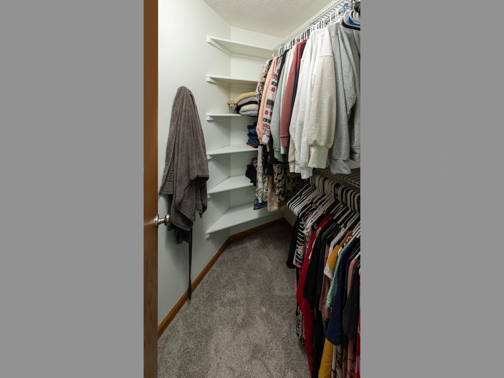 009-016-Walkin Closet-1024x768.jpg