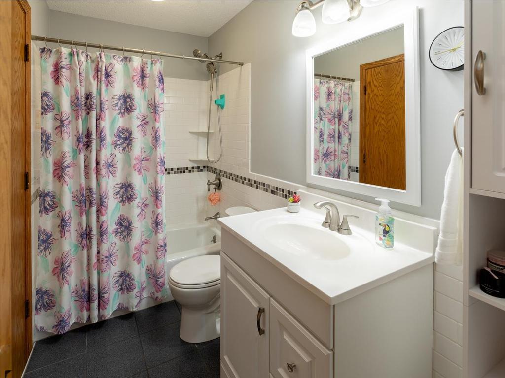 010-017-Bathroom-1024x768.jpg