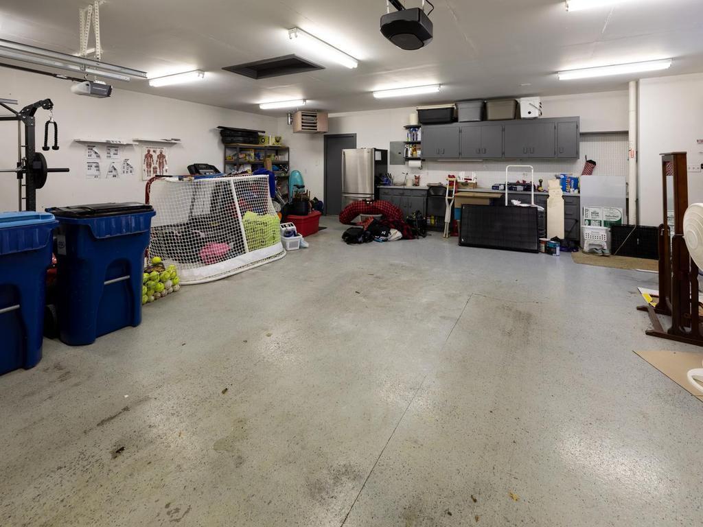 021-026-3Car Heated Garage-1024x768.jpg