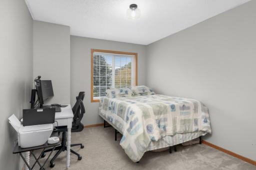 547 Mission Hills Way W, Chanhassen, MN 55317