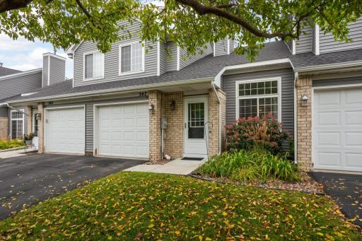 547 Mission Hills Way W, Chanhassen, MN 55317
