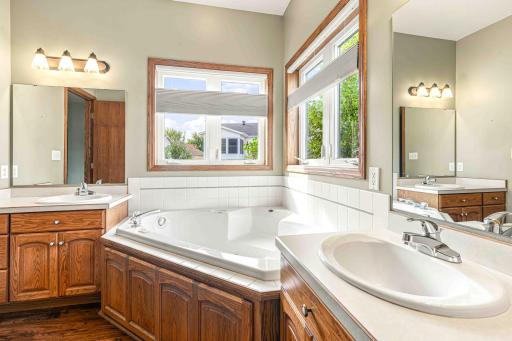 1928 33rd Street S, Moorhead, MN 56560