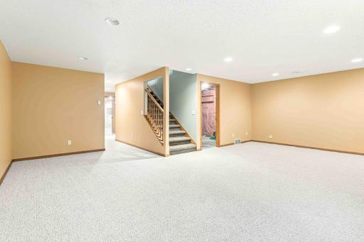 1928 33rd Street S, Moorhead, MN 56560
