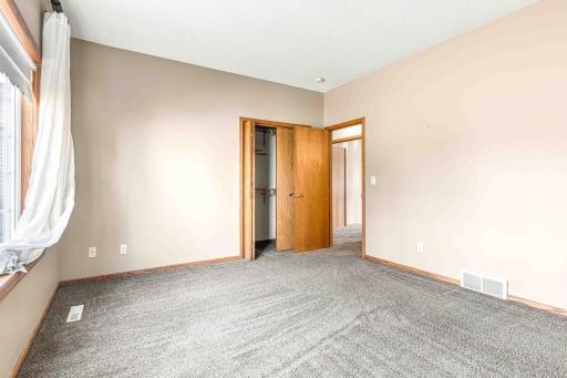 1928 33rd Street S, Moorhead, MN 56560