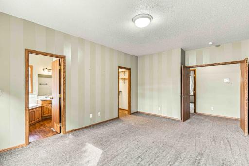 1928 33rd Street S, Moorhead, MN 56560