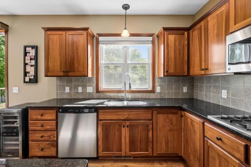 10406 Florida Avenue N, Brooklyn Park, MN 55445