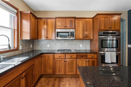 10406 Florida Avenue N, Brooklyn Park, MN 55445
