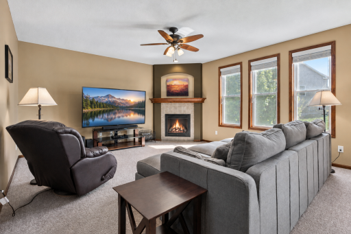 10406 Florida Avenue N, Brooklyn Park, MN 55445