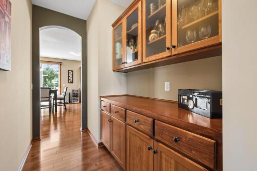 10406 Florida Avenue N, Brooklyn Park, MN 55445