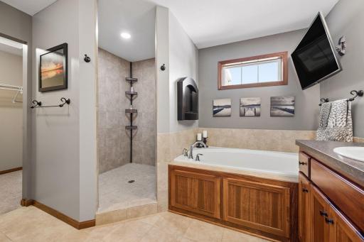 10406 Florida Avenue N, Brooklyn Park, MN 55445