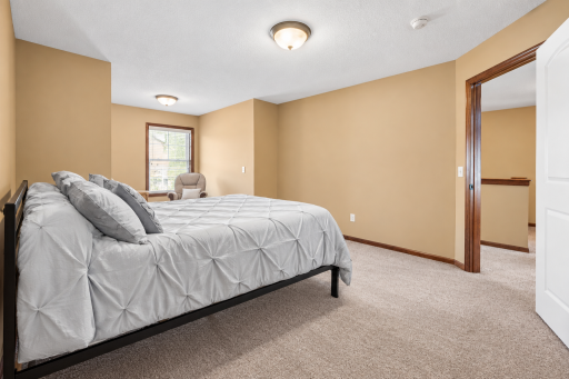 10406 Florida Avenue N, Brooklyn Park, MN 55445