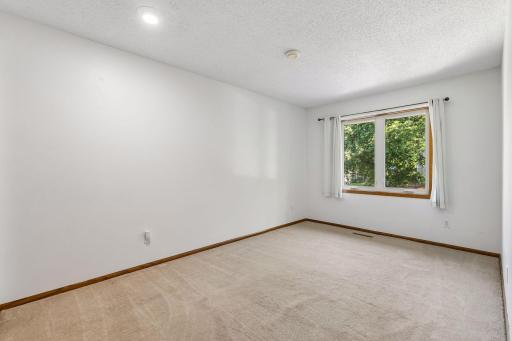 7890 Upper 139th Court, Apple Valley, MN 55124