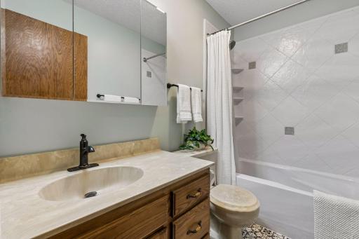 7890 Upper 139th Court, Apple Valley, MN 55124