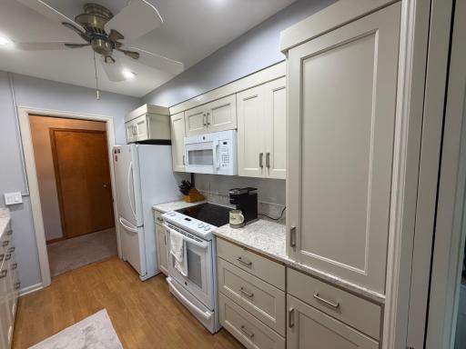 Kitchen 1.jpeg
